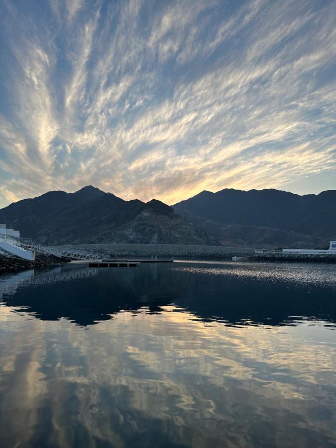 Al Dana Sea View Villa Fudzsejra Kültér fotó