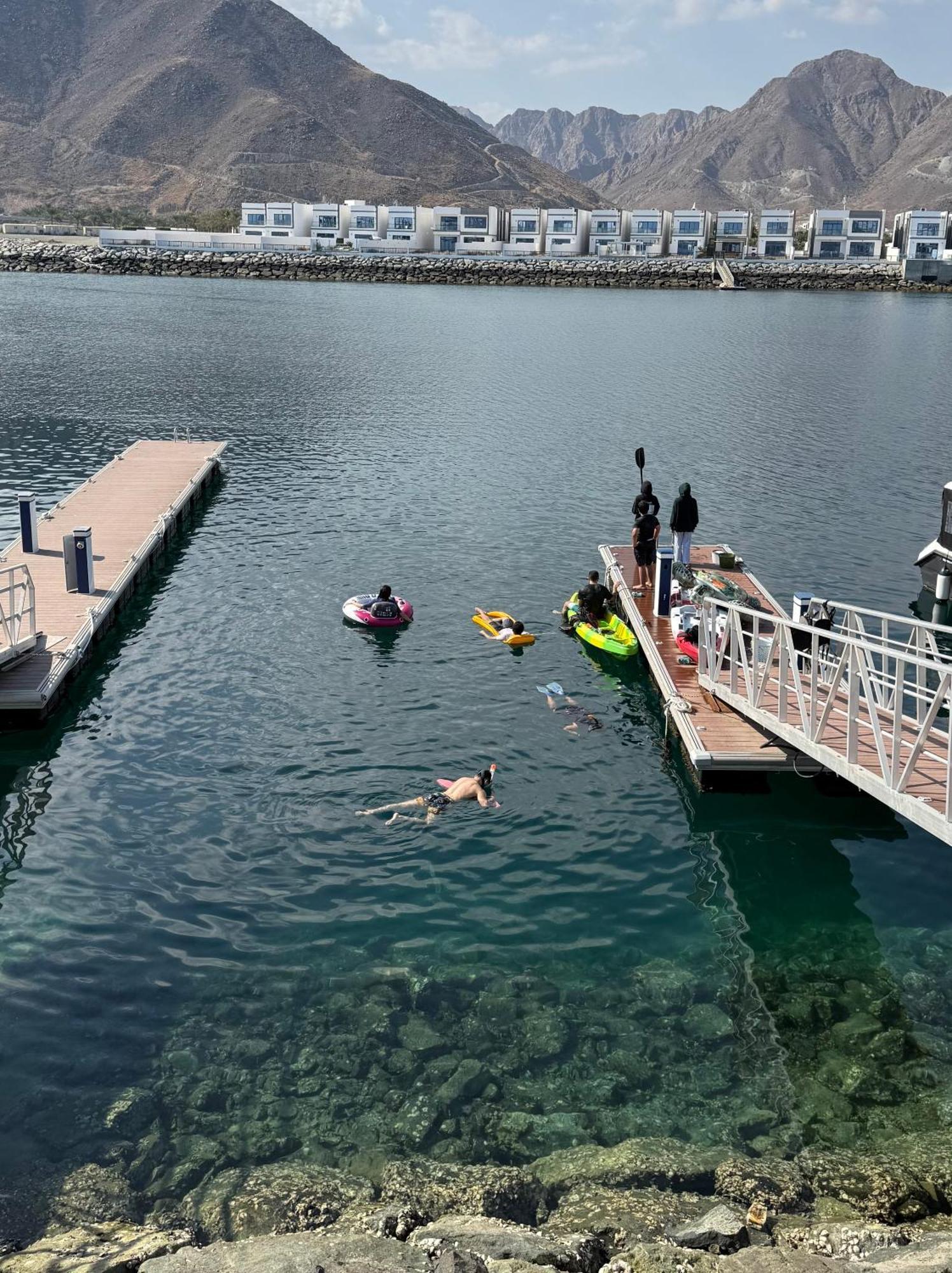 Al Dana Sea View Villa Fudzsejra Szoba fotó